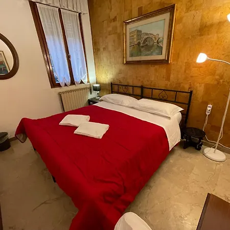 Love hotel Lovenice Center *